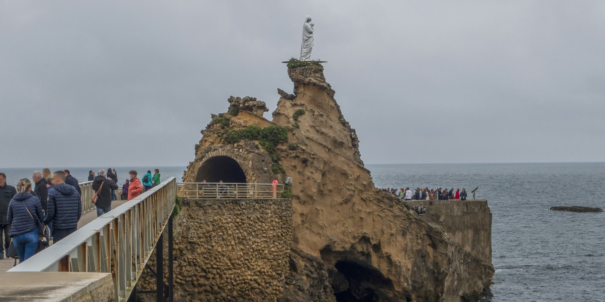 rocher-de-la-vierge.jpg