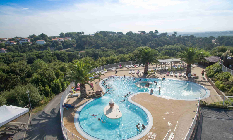 camping-pays-basque-piscine.jpg