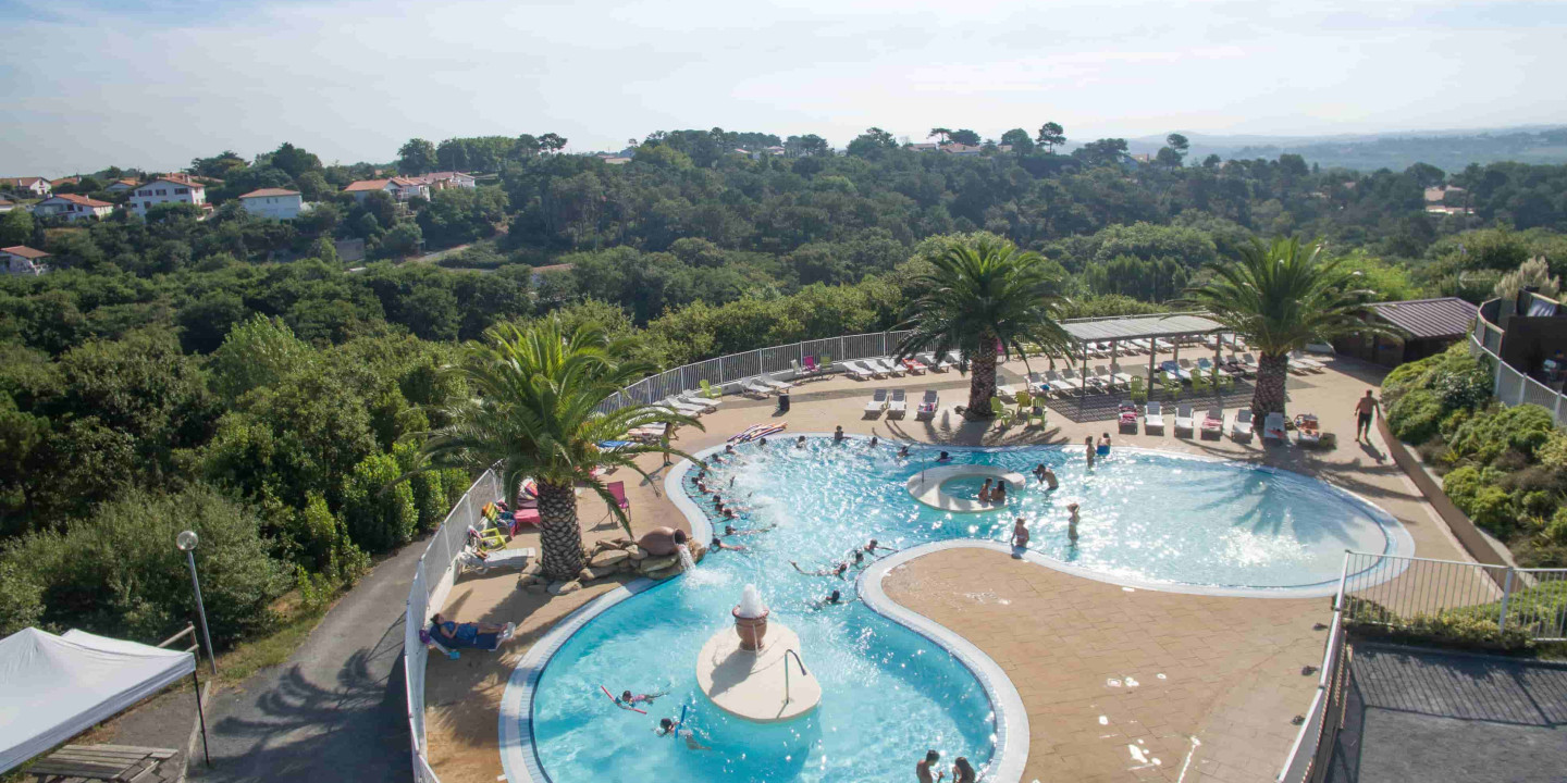 camping-pays-basque-piscine.jpg