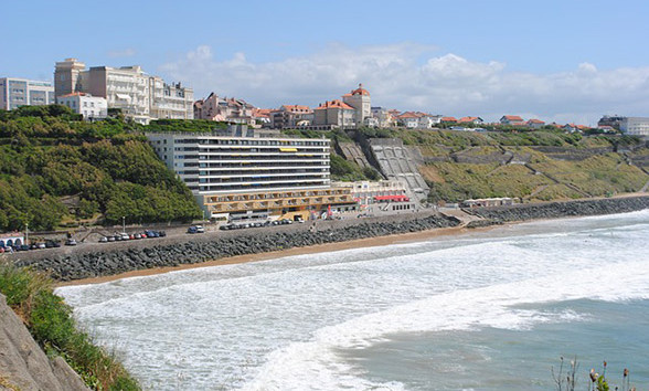 biarritz-2300323_640.jpg